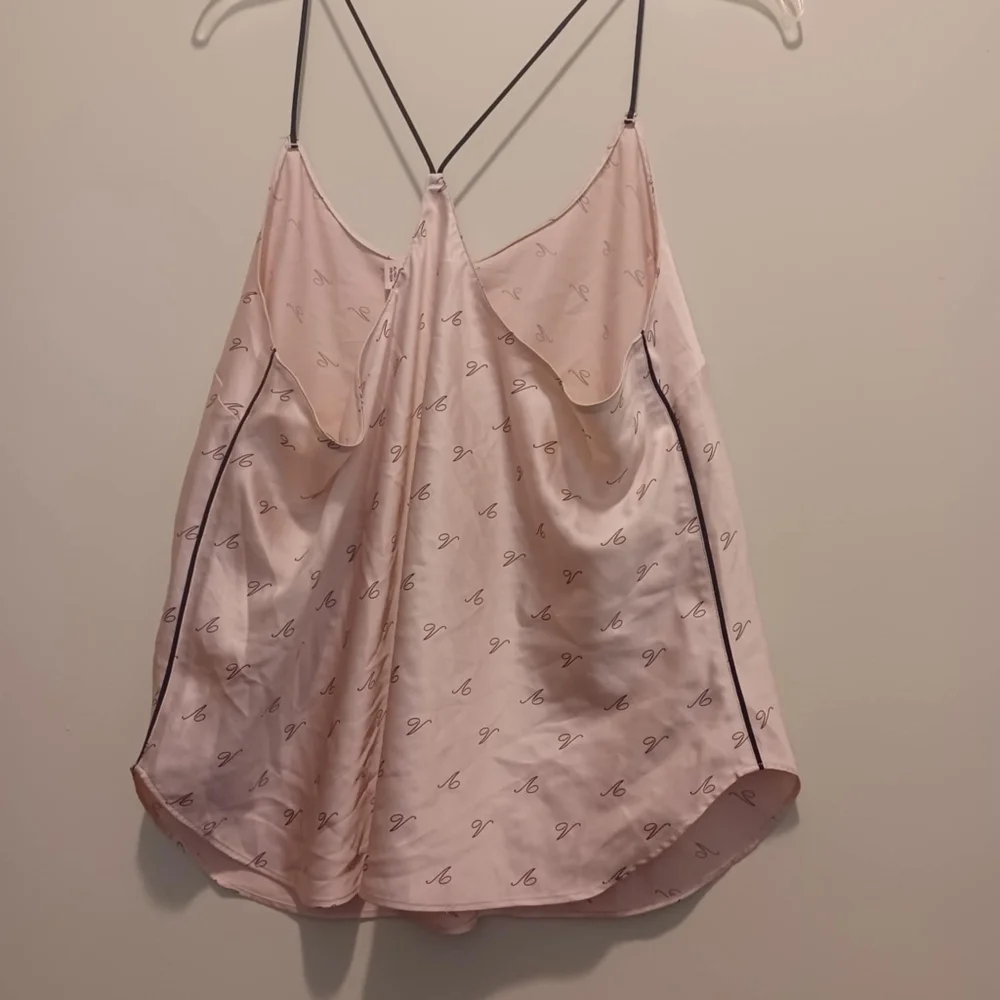 Victoria Secret XL Strappy Pink Sleepwear Pajamas Shirt Tank Top Logo‎ Racerback